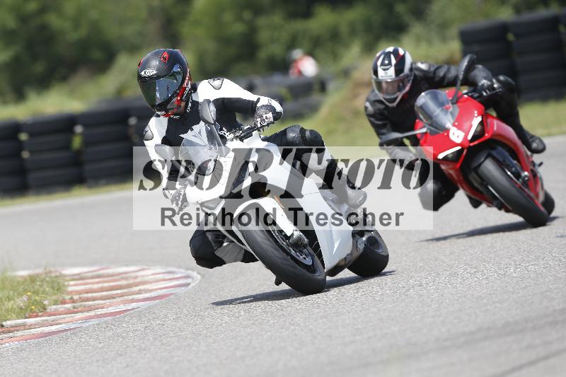 /27 12.06.2025 Ducati Schweiz Trackday Warmup  ADR/blau-bleu/6